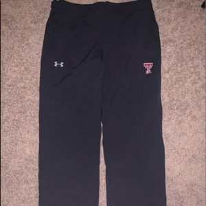 Size Large water resistance UA pants